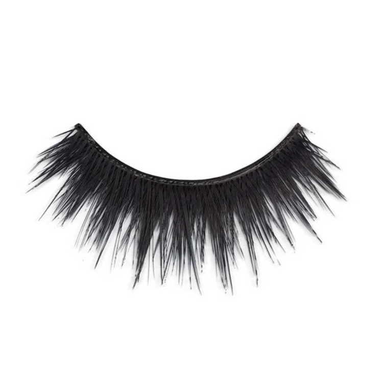 Huda Beauty Classic Lash Carmen 9